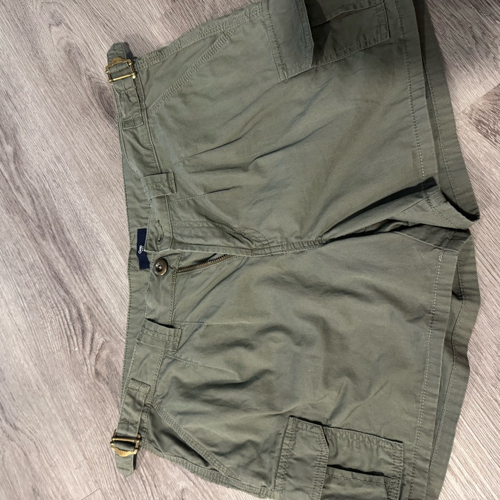 GAP Green Cargo Shorts Relaxed Fit Utility Design